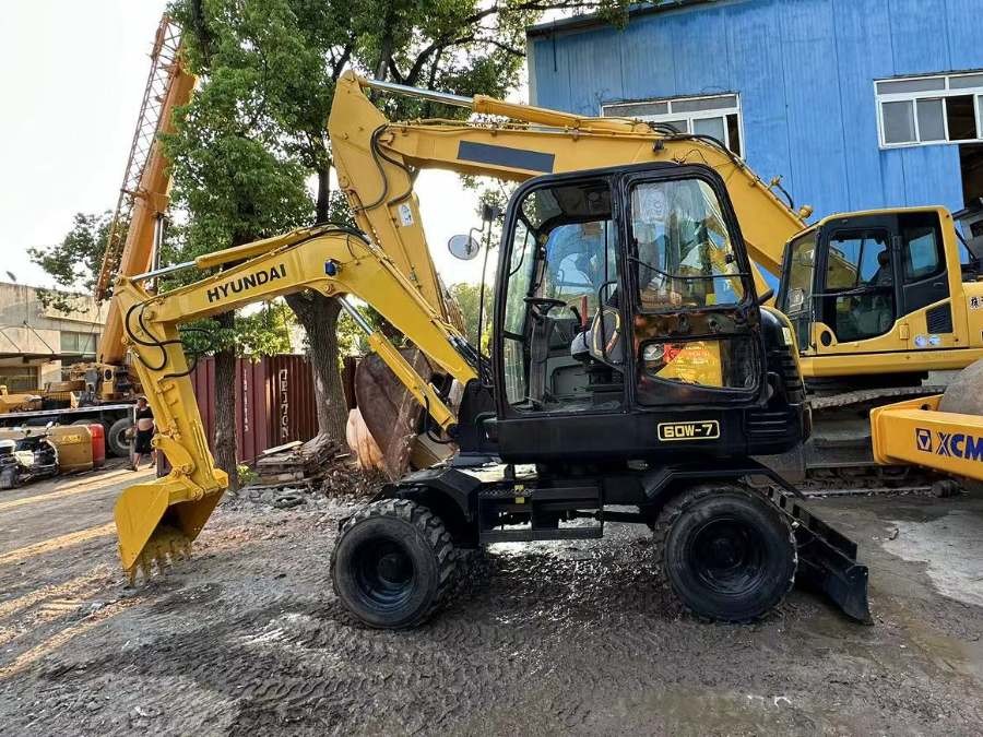 Hàn Quốc Hyundai bán máy đào cũ R60w-7 6 tấn Jindongyu Machinery