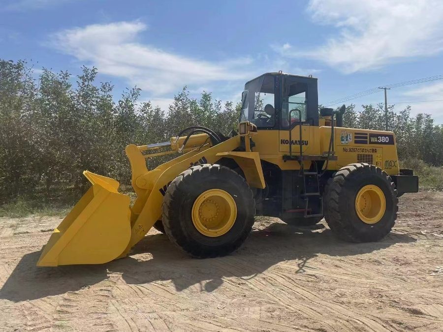 Nhật Bản bán máy tải Komatsu cũ WA380-3 máy móc Jindongyu